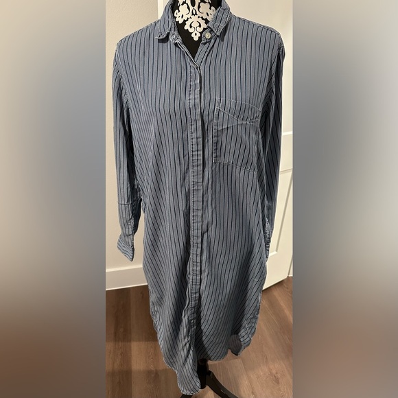 GAP Dresses & Skirts - GAP pinstripe long-sleeve button-down shirt dress